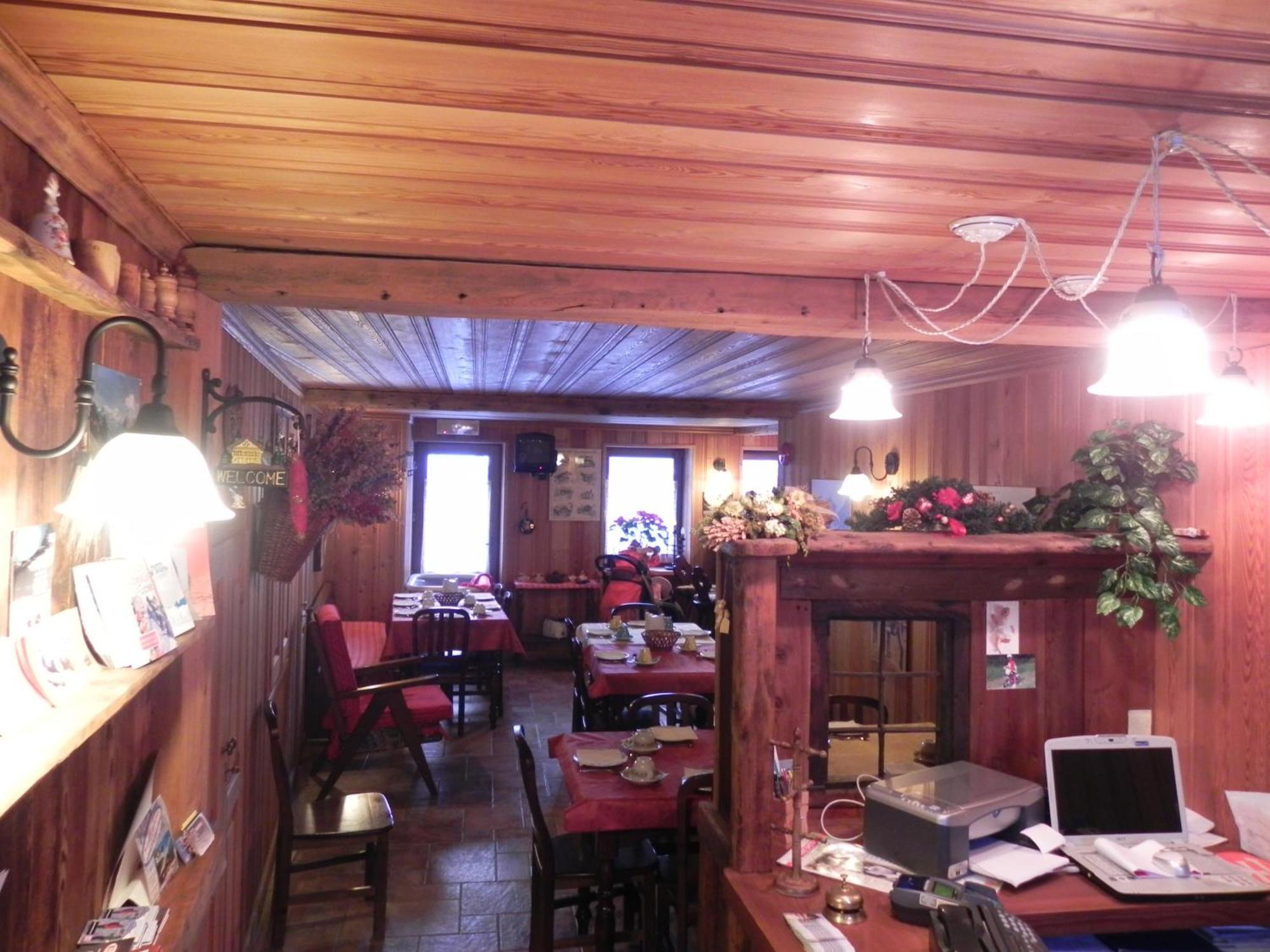 Le Vieux Rascard Chambres D'Hotes Champoluc Exterior foto