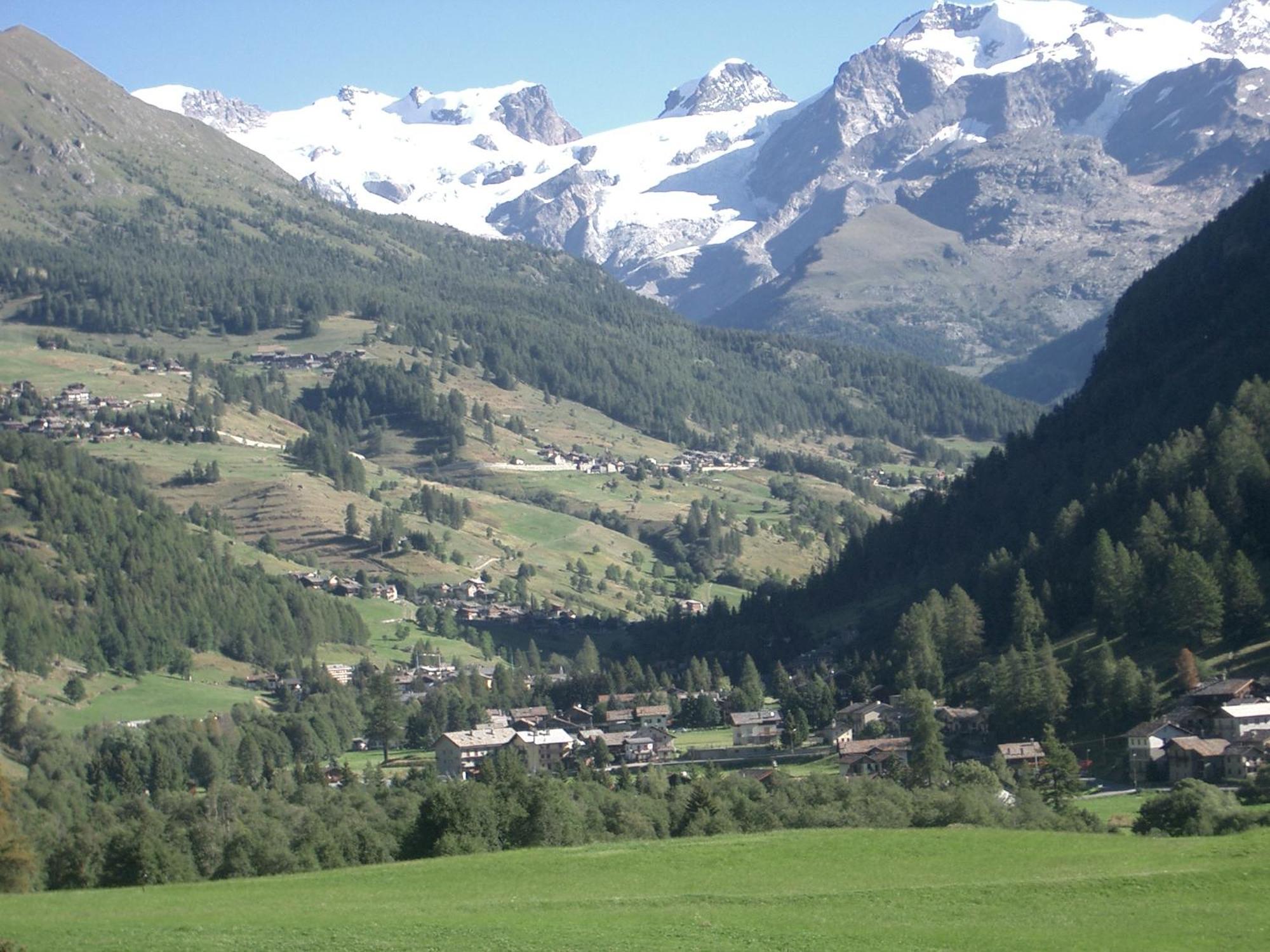 Le Vieux Rascard Chambres D'Hotes Champoluc Exterior foto