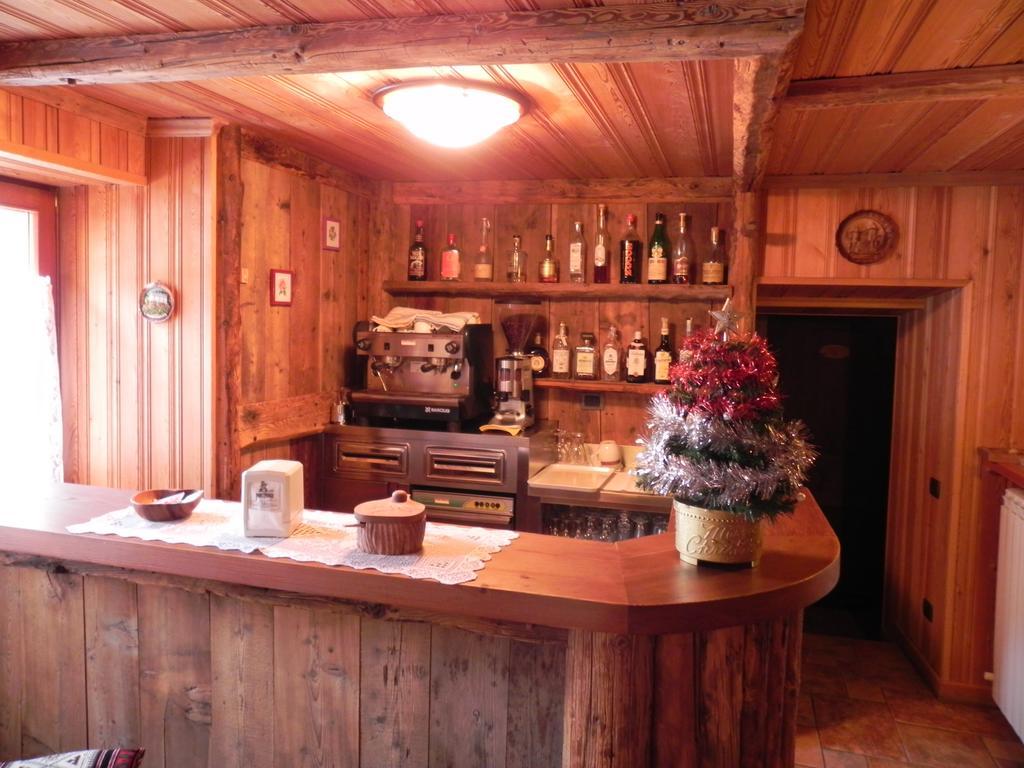Le Vieux Rascard Chambres D'Hotes Champoluc Exterior foto